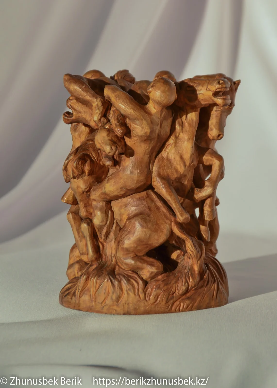 Doda sculpture gallery image 9