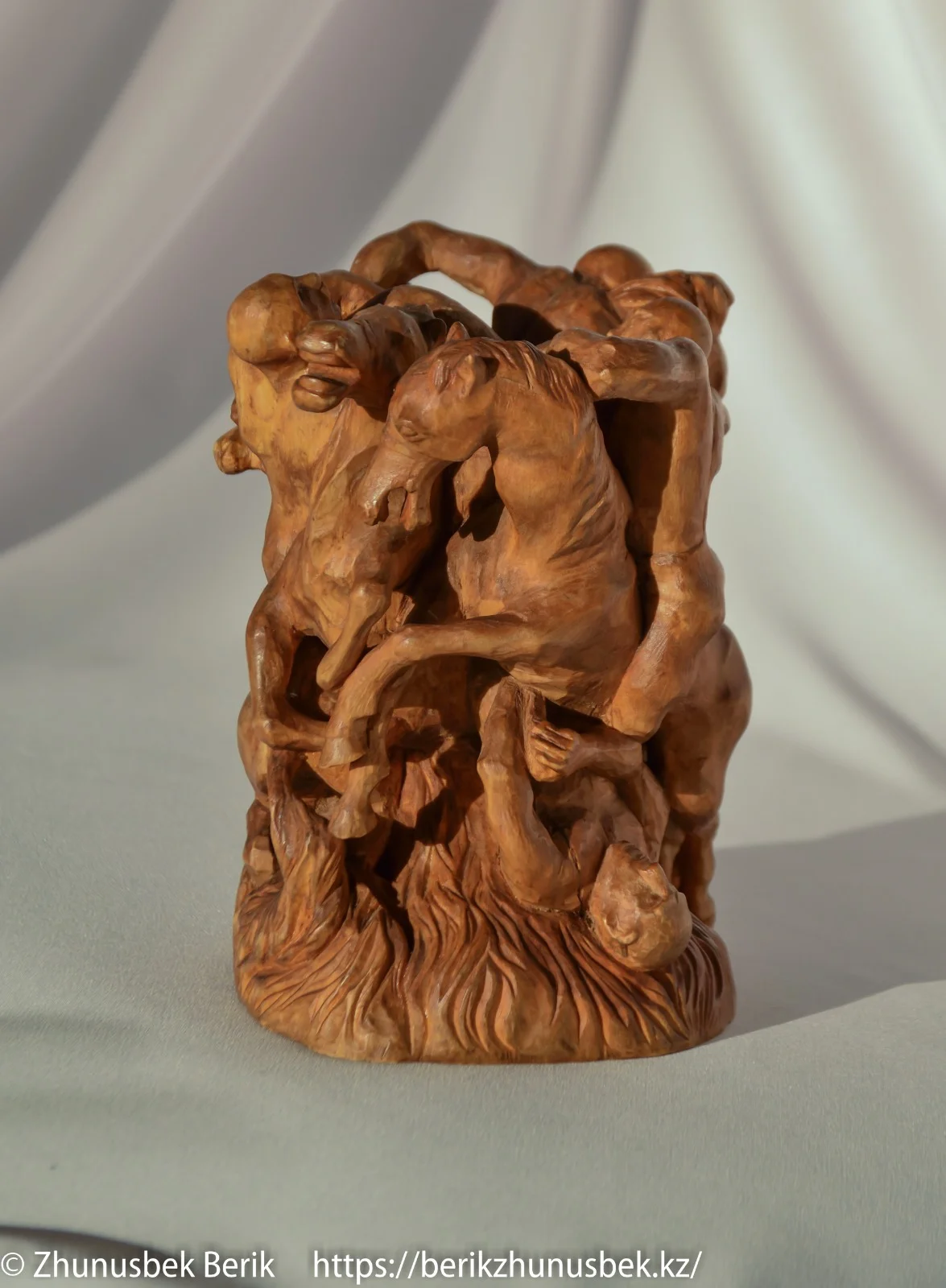 Doda sculpture gallery image 11