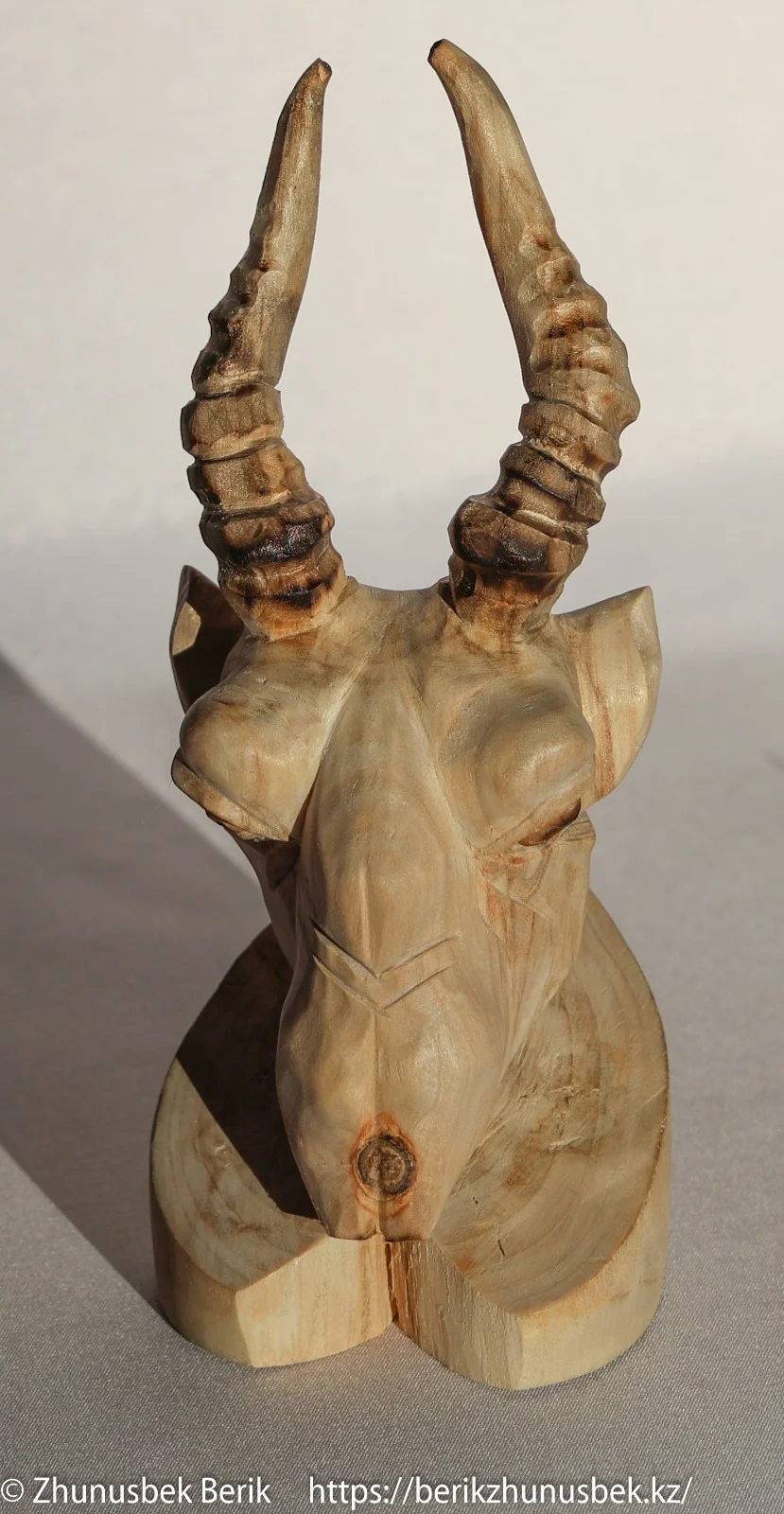 Deer sculpture gallery image 7