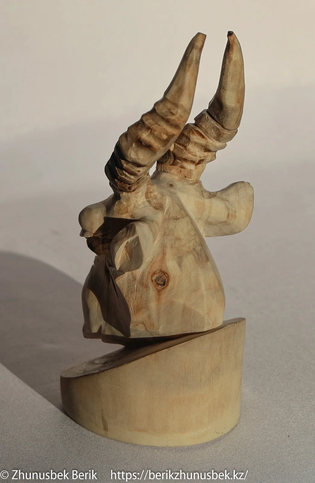 Deer sculpture gallery image 9